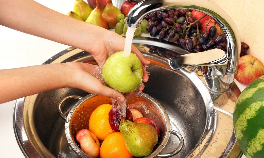 Meyve ve sebze yiyen herkes bu hatayı yapıyor! Uzmanlar doğrusunu açıkladı 18